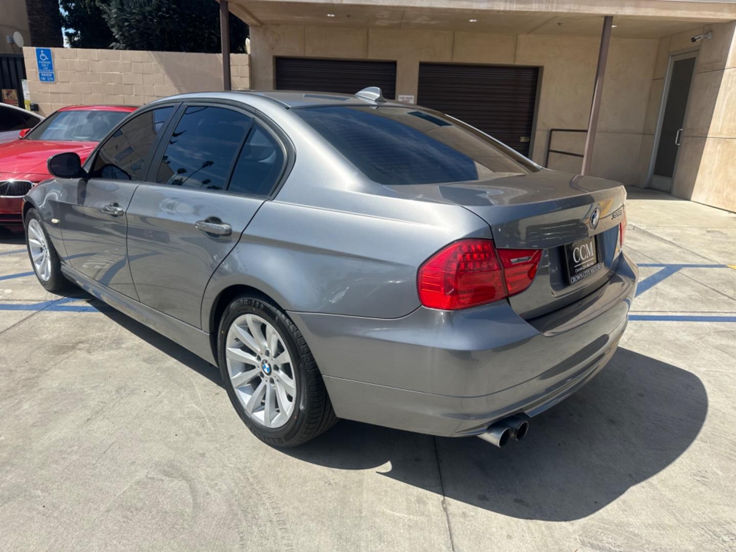 2011 Gray /Black BMW 3-Series leather (WBAPH7C51BE) with an 3.0 6 cylinder engine, Automatic transmission, located at 30 S. Berkeley Avenue, Pasadena, CA, 91107, (626) 248-7567, 34.145447, -118.109398 - Leather! Moon-roof! This 2011 BMW 3-Series 328i comes well equipped. Looking for a reliable ride but struggling with bad credit? Our dealership has got you covered with our impressive selection of used vehicles, including the sleek and stylish 2011 BMW 328. With its powerful inline 6-cylinder engin - Photo#3